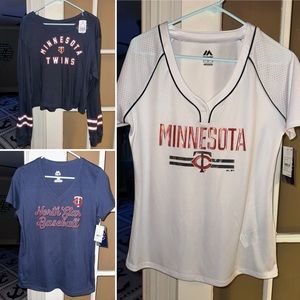3 NWT Minnesota Twins Women’s Tees Jersey Medium